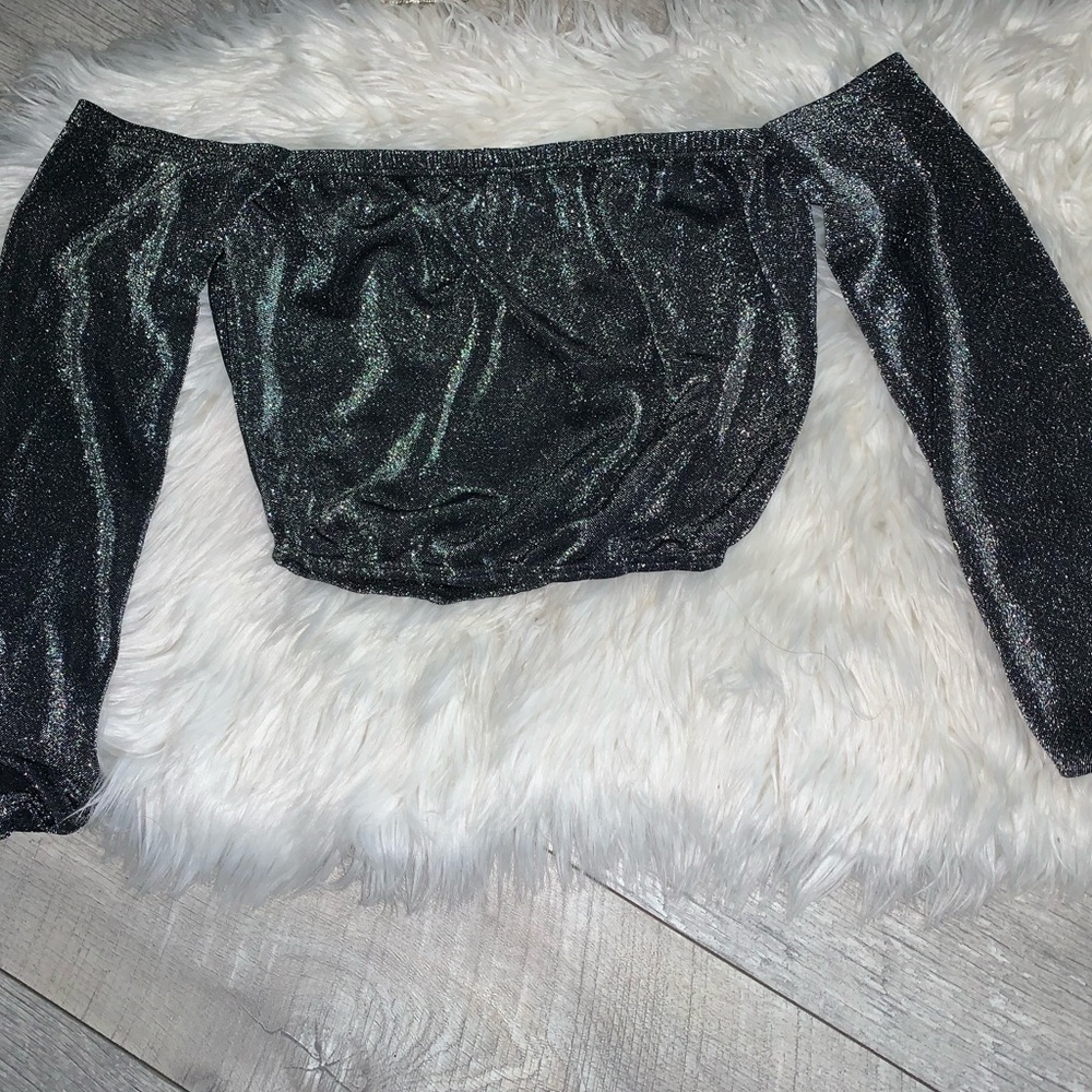 Fashion nova crop long sleeve top